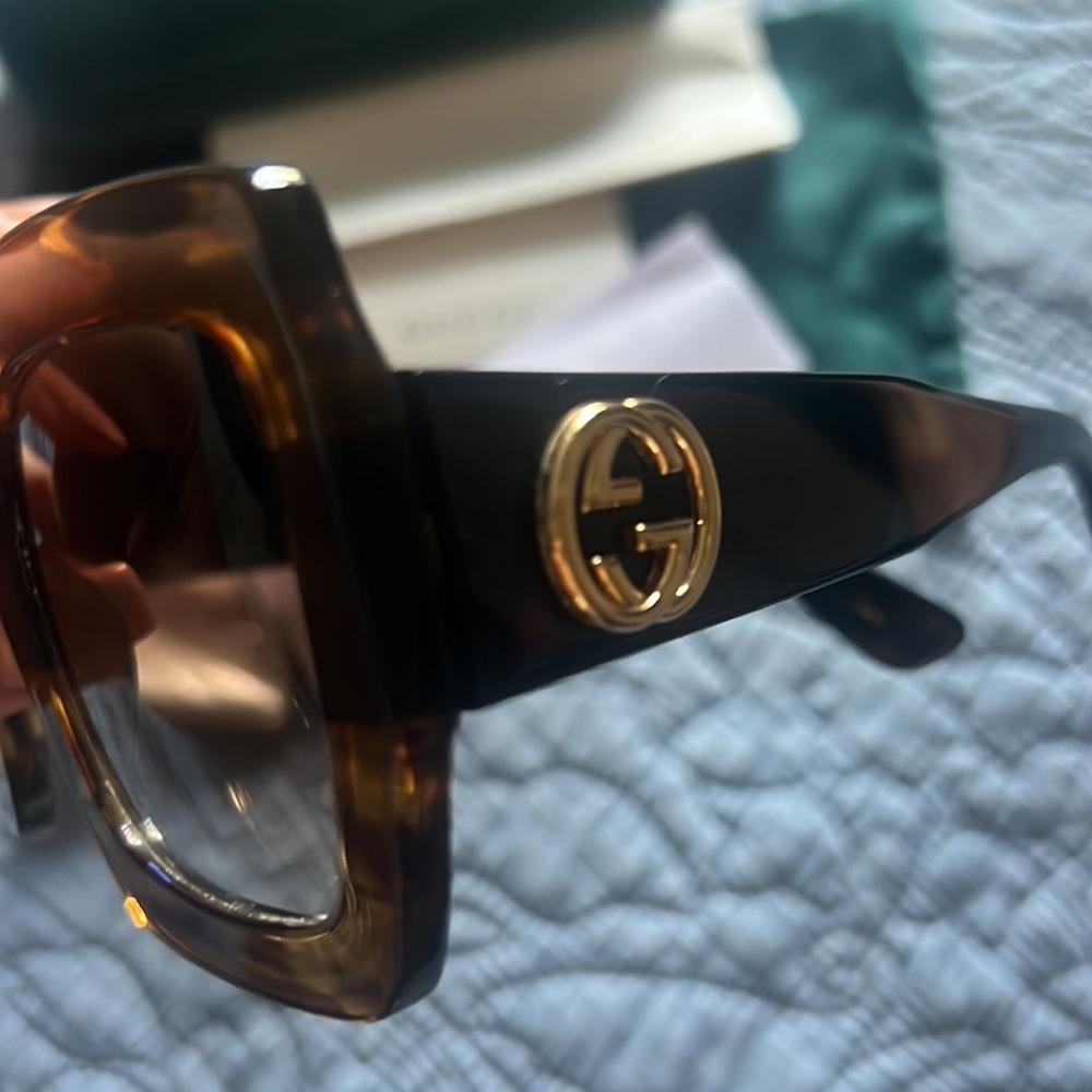 Authentic Gucci sunglasses - Picture 3 of 6